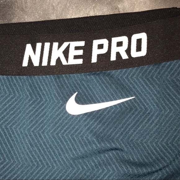 Nike Pro Leggings - Picture 3 of 4
